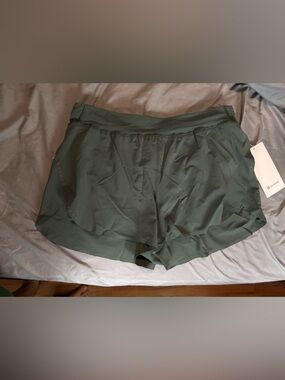 Lululemon Fast and Free High-Rise Classic-Fit Split Short 3" | Size Large